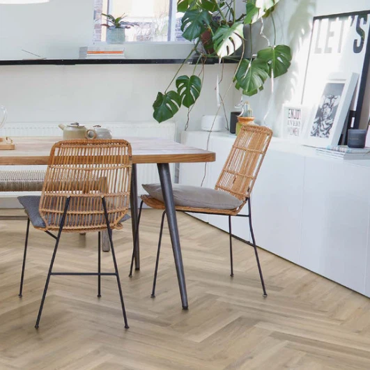 Komerční a rezidenční univerzální podlaha